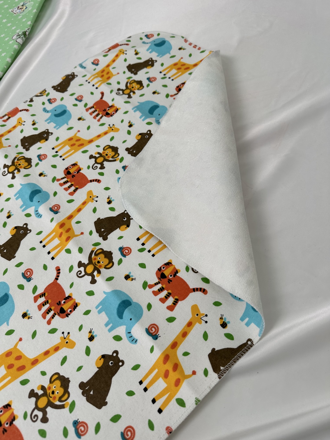 Пеленка непромокаемая Canpol S-392, 1 шт, 60x70 см