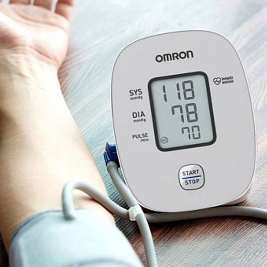 Тонометр Omron M1 Basic HEM-7121J-AF отсутствует сетевой адаптер автоматический на плечо